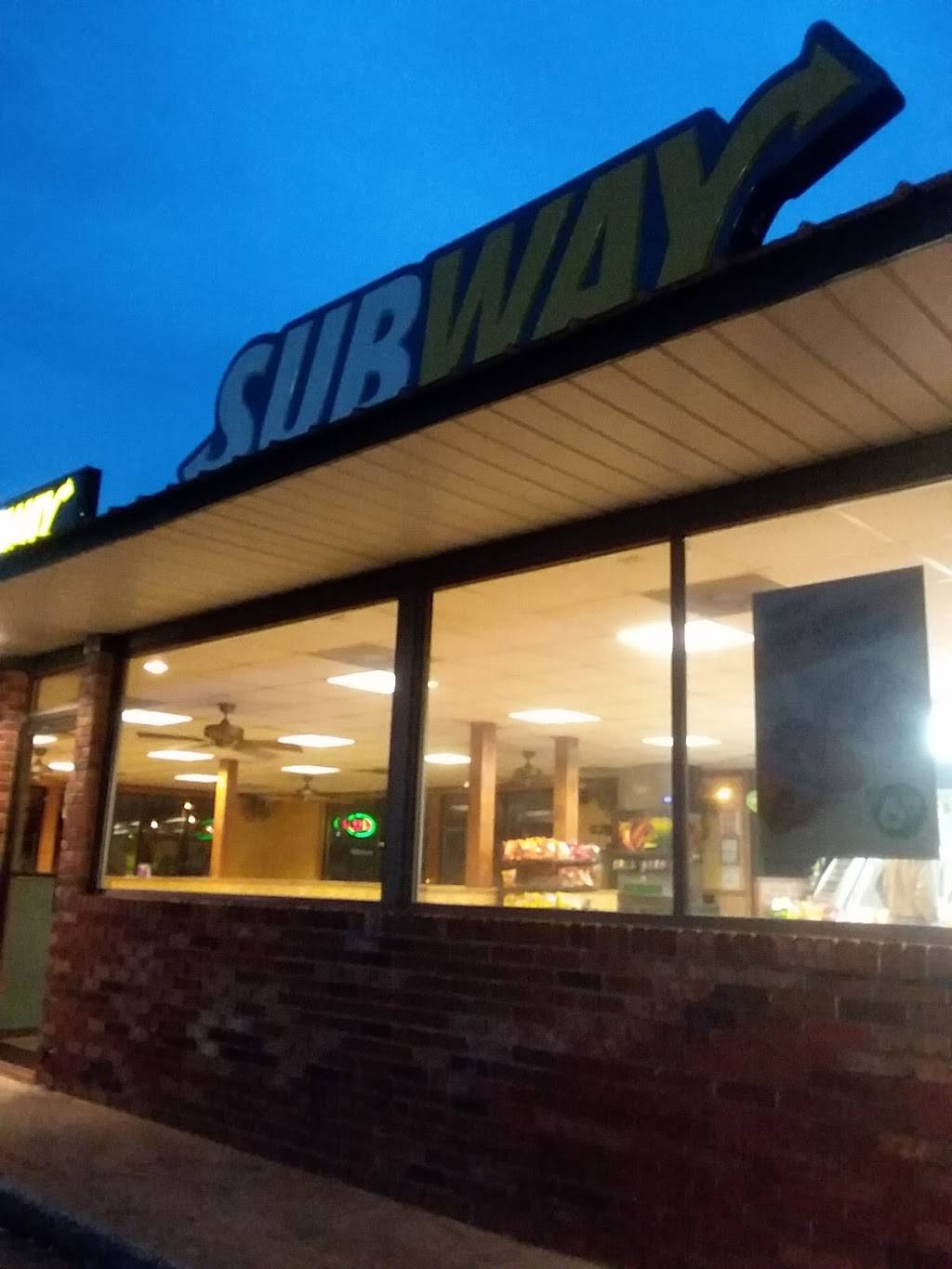 Subway | restaurant | 506 N Gateway Ave, Rockwood, TN 37854, USA | 8653546060 OR +1 865-354-6060