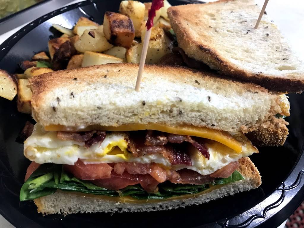 Lahaina Beach House | restaurant | 710 Oliver Ct, San Diego, CA 92109, USA | 8582703888 OR +1 858-270-3888