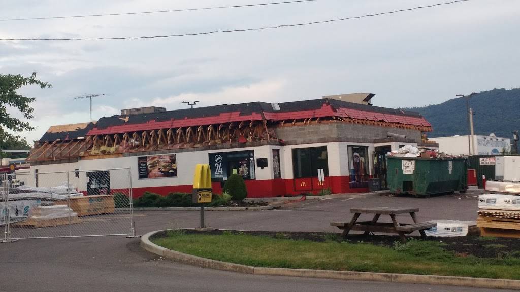 McDonalds | cafe | 620 W Industrial Blvd, Cumberland, MD 21502, USA | 3017593303 OR +1 301-759-3303