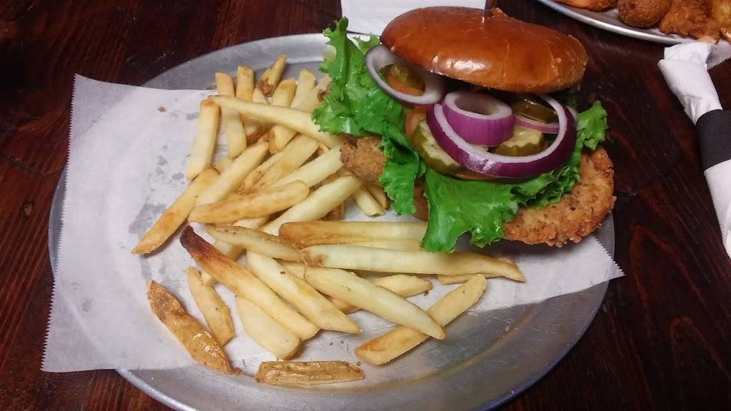 The Factory Pub n Grub | restaurant | 103 W 3rd St, Sterling, IL 61081, USA | 8155489550 OR +1 815-548-9550