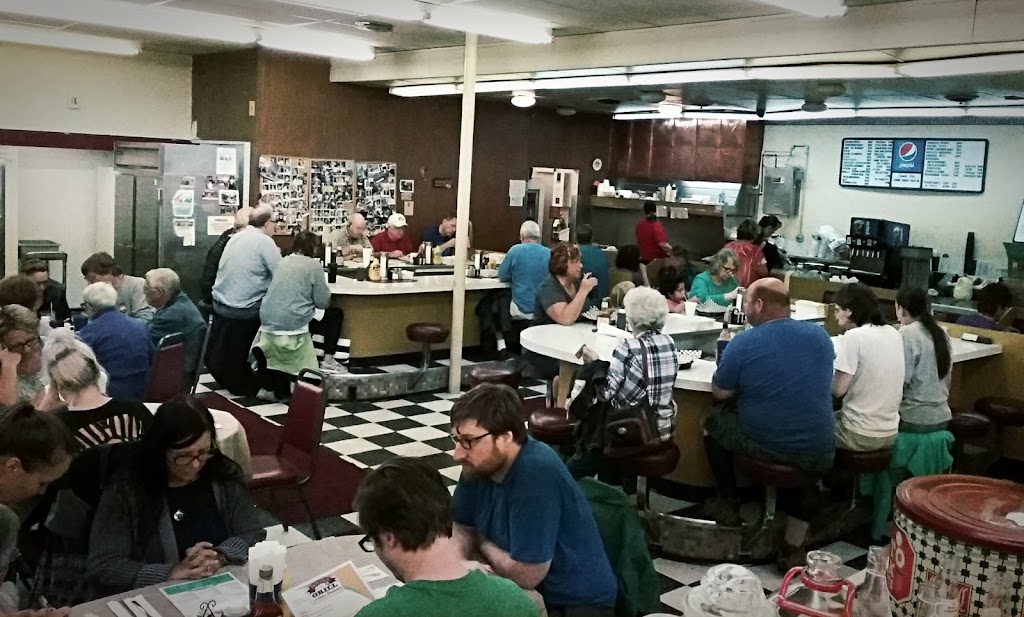 Englanders | restaurant | 205 E Alder St, Oakland, MD 21550, USA | 3015330000 OR +1 301-533-0000