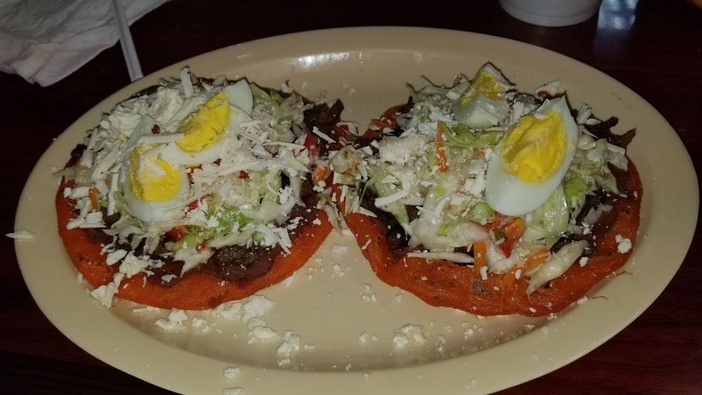 Panaderia Pupuseria Renderos | restaurant | 12665 Veterans Memorial Dr, Houston, TX 77014, USA | 2815830955 OR +1 281-583-0955