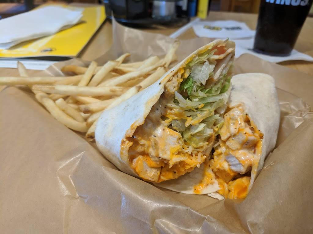 Buffalo Wild Wings | restaurant | 1797 Melody Ln, Greenfield, IN 46140, USA | 3179677962 OR +1 317-967-7962