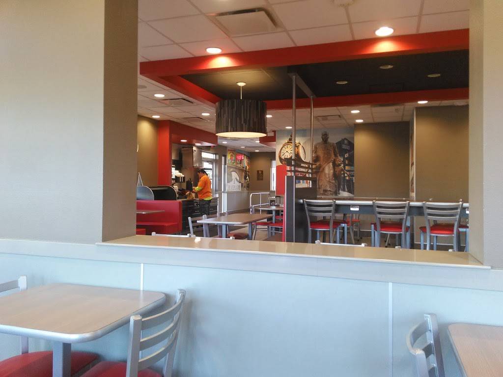 Carls Jr. | meal takeaway | 4282 Market Street, Riverside, CA 92501, USA | 9517840521 OR +1 951-784-0521