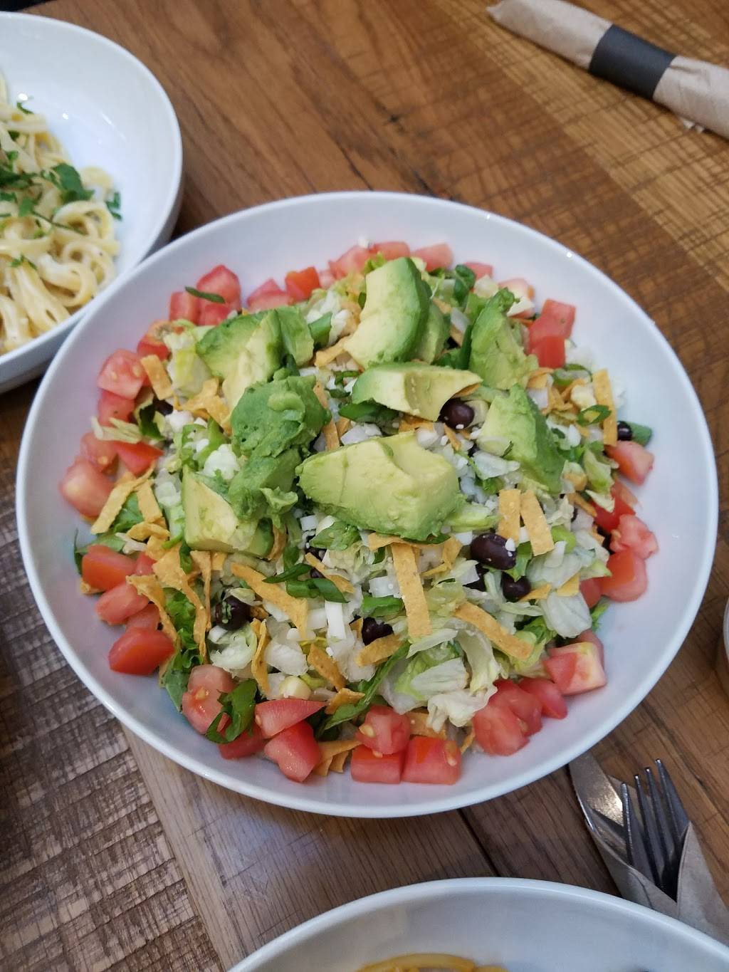 California Pizza Kitchen | restaurant | Los Angeles International Airport (LAX), Terminal 5, World Way, Los Angeles, CA 90045, USA | 8009193227 OR +1 800-919-3227