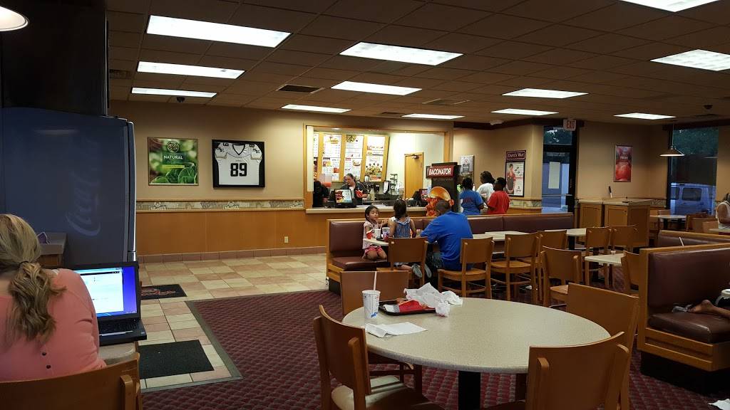 Wendys | restaurant | 3601 E Harry St, Wichita, KS 67218, USA | 3166520473 OR +1 316-652-0473