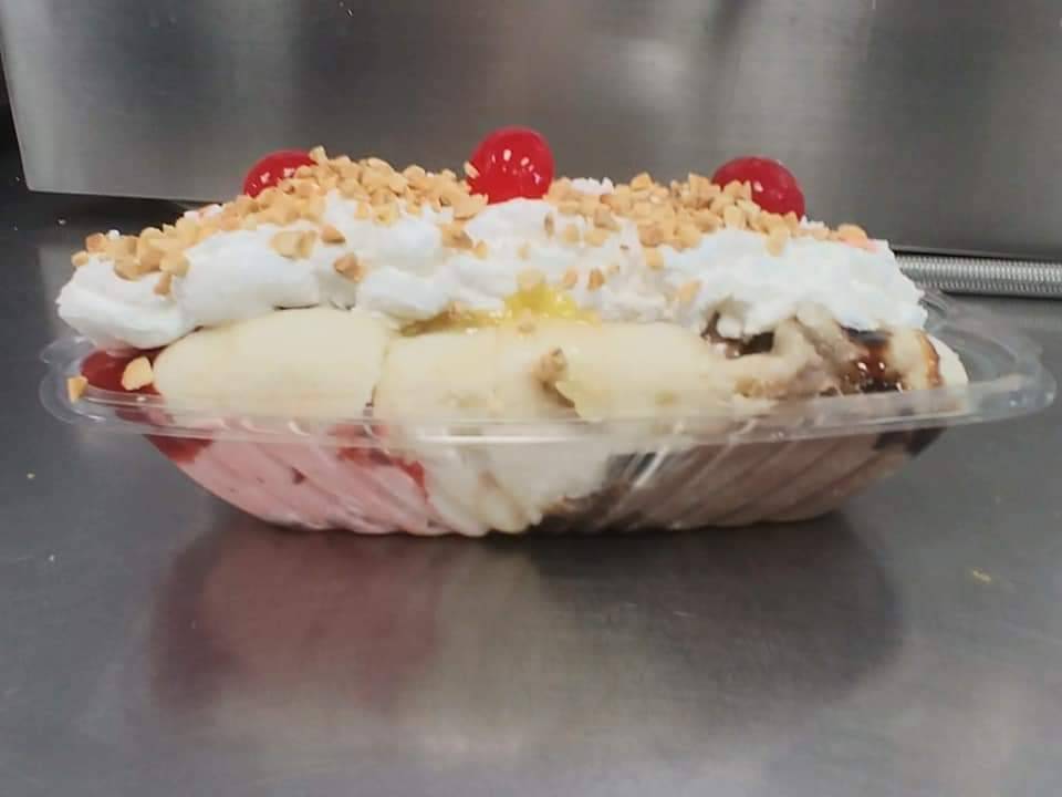 Dippers And Dogs | restaurant | 1161 E Wyandot Ave, Upper Sandusky, OH 43351, USA | 4198351094 OR +1 419-835-1094