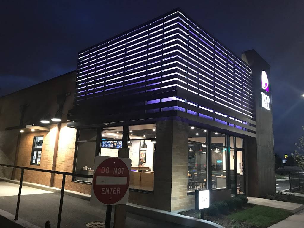 Taco Bell | meal takeaway | 2410 S Western Ave, Chicago, IL 60608, USA | 7734757502 OR +1 773-475-7502