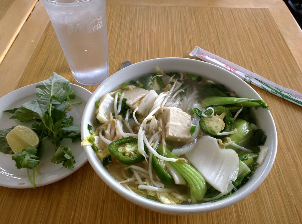 Pho Fusion Asian | restaurant | 4802 W 38th Ave, Denver, CO 80212, USA | 3034551111 OR +1 303-455-1111