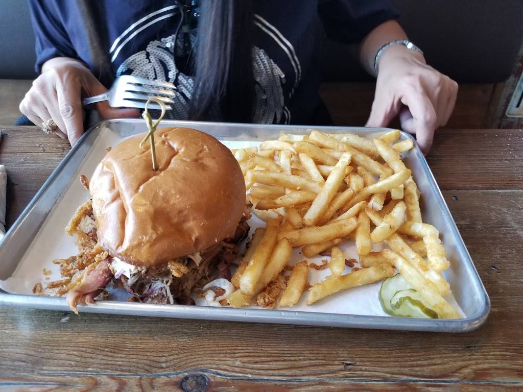 Badlands BBQ | restaurant | 120 Hidden Valley Pkwy D, Norco, CA 92860, USA | 9517356465 OR +1 951-735-6465