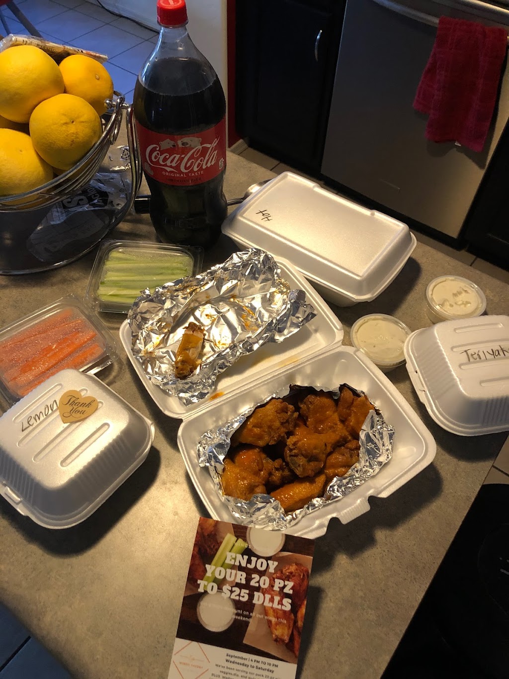 Wings Theory | restaurant | 1112 W Maldonado Rd, Phoenix, AZ 85041, USA | 4804558472 OR +1 480-455-8472