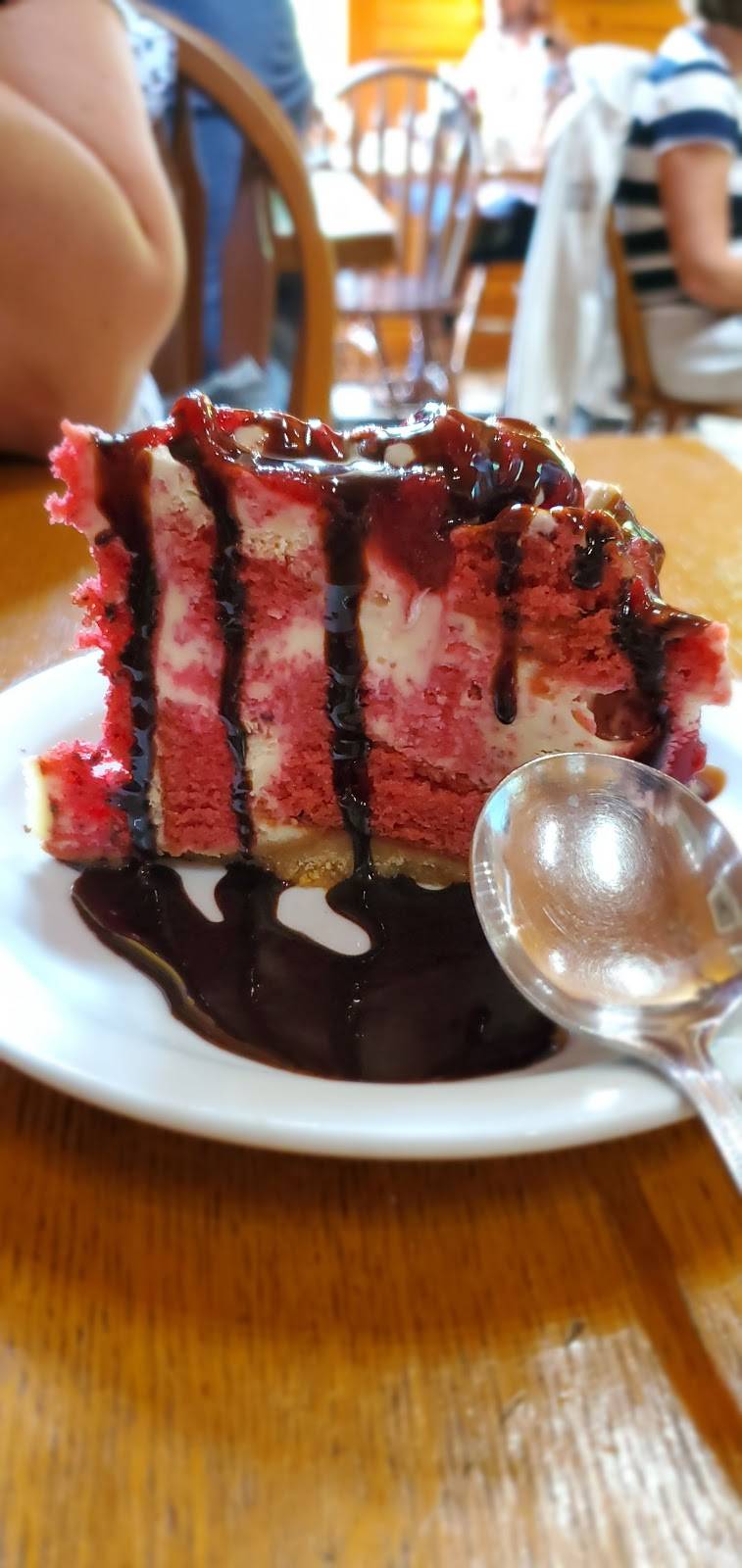 Pub McVey | restaurant | 324 Chemin de Lac Sainte-Marie, Lac-Sainte-Marie, QC J0X 1Z0, Canada | 8194674935 OR +1 819-467-4935