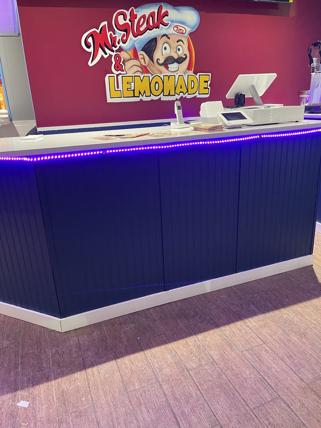 Mr Steak & Lemonade | restaurant | 15 Commerce Dr, Grayslake, IL 60030, USA | 2245414441 OR +1 224-541-4441