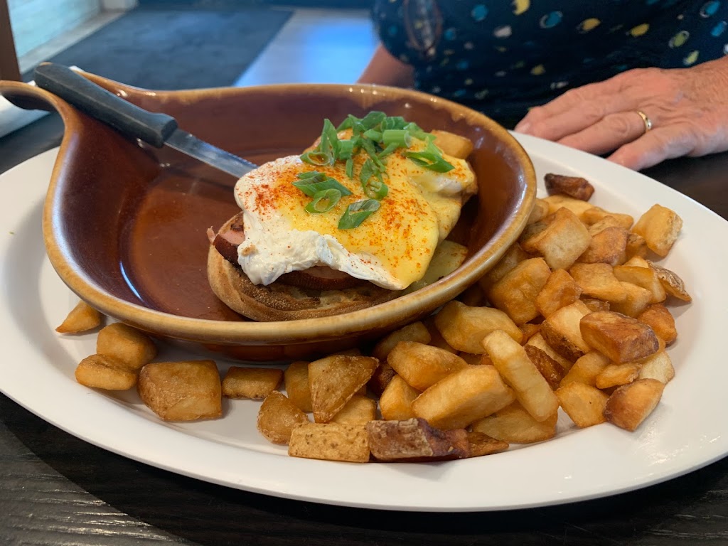 Crackings | restaurant | 51 Uptown Grayton Cir, Santa Rosa Beach, FL 32459, USA | 8502317835 OR +1 850-231-7835