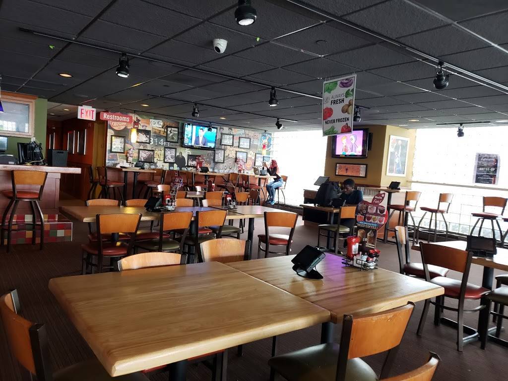 Applebees Grill + Bar | restaurant | 4750-4758 3rd Ave, The Bronx, NY 10458, USA | 3472265120 OR +1 347-226-5120
