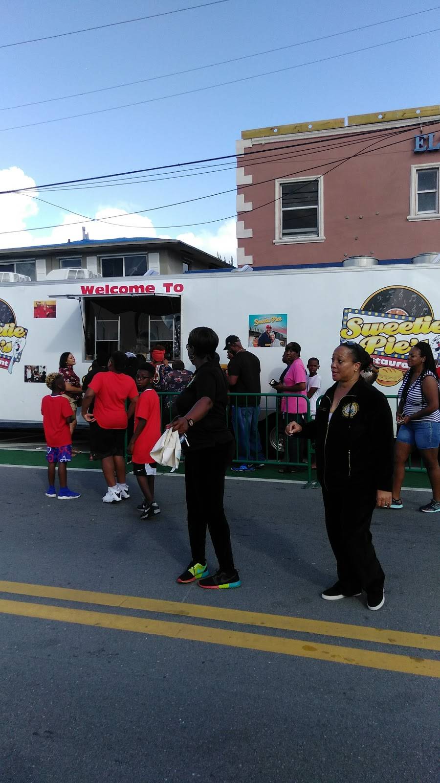 Kesheda Soul Food Grill | restaurant | 6831 NW 15th Ave, Miami, FL 33147, USA | 3056910999 OR +1 305-691-0999