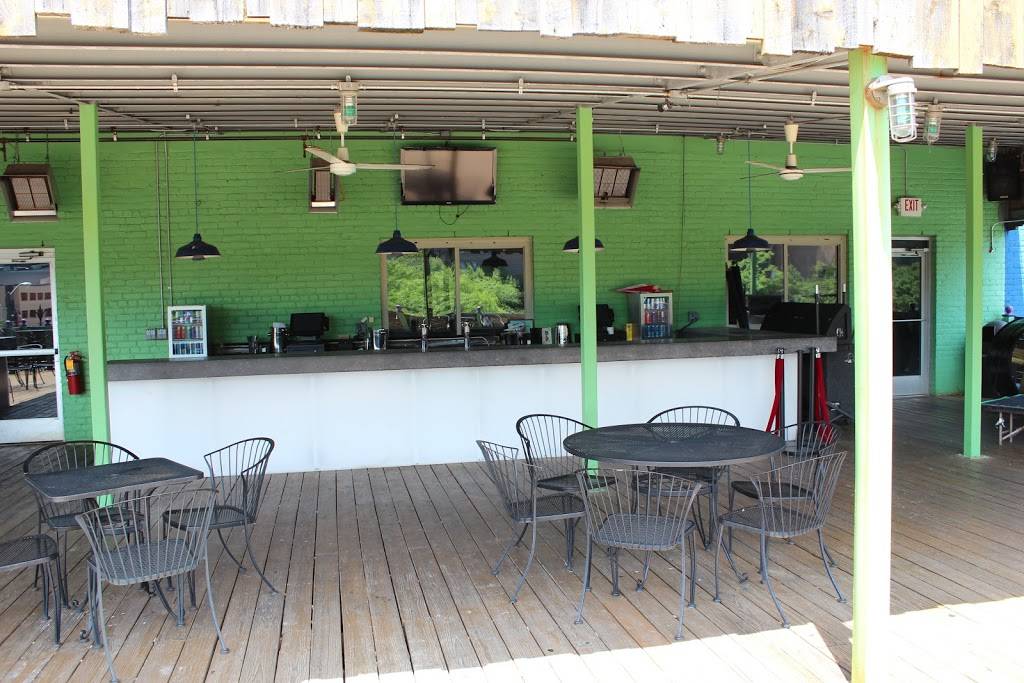 The Alley Deck | restaurant | 4120 Woodward Ave, Detroit, MI 48201, USA | 3138339700 OR +1 313-833-9700