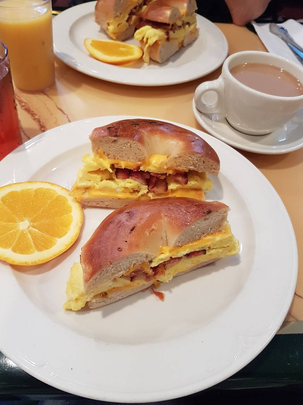 Cafe Eighty Two 82 | restaurant | 2282 Broadway, New York, NY 10024, USA | 2128758373 OR +1 212-875-8373