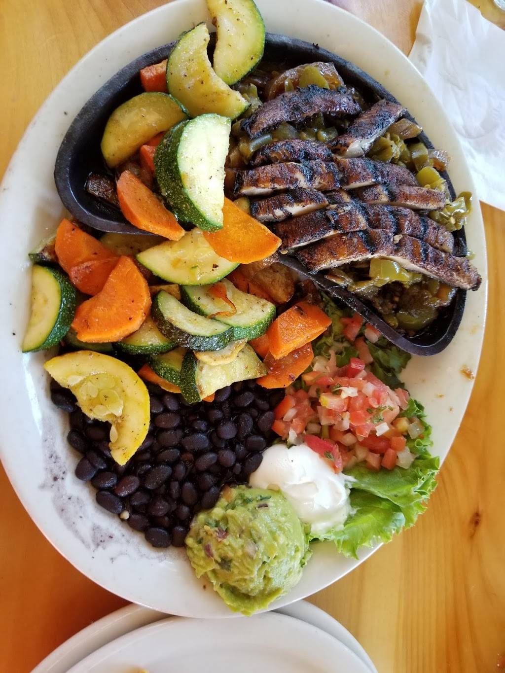 Cozymels Mexican Grill | restaurant | 311 E Loop Rd, Wheaton, IL 60189, USA | 6308711030 OR +1 630-871-1030