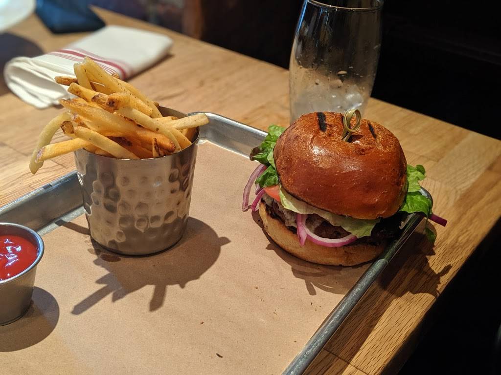 Market Place | restaurant | 33 Mill Plain Rd, Danbury, CT 06811, USA | 2036165836 OR +1 203-616-5836