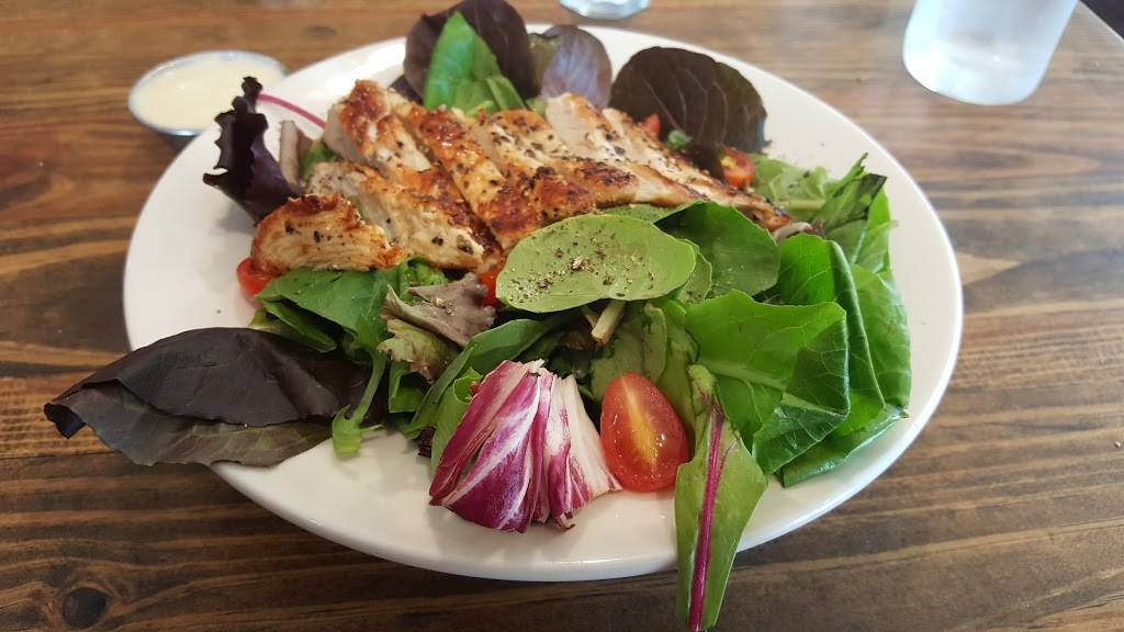 The Rooster Cafe | restaurant | 111 E Broadway St, Winnsboro, TX 75494, USA | 9033476541 OR +1 903-347-6541