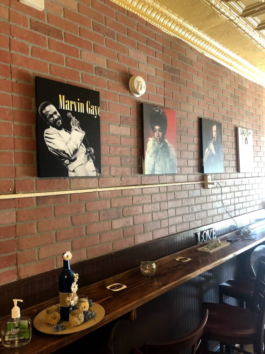 Fish & Chikzz | restaurant | 238 Broadway, Newburgh, NY 12550, USA | 8456707282 OR +1 845-670-7282