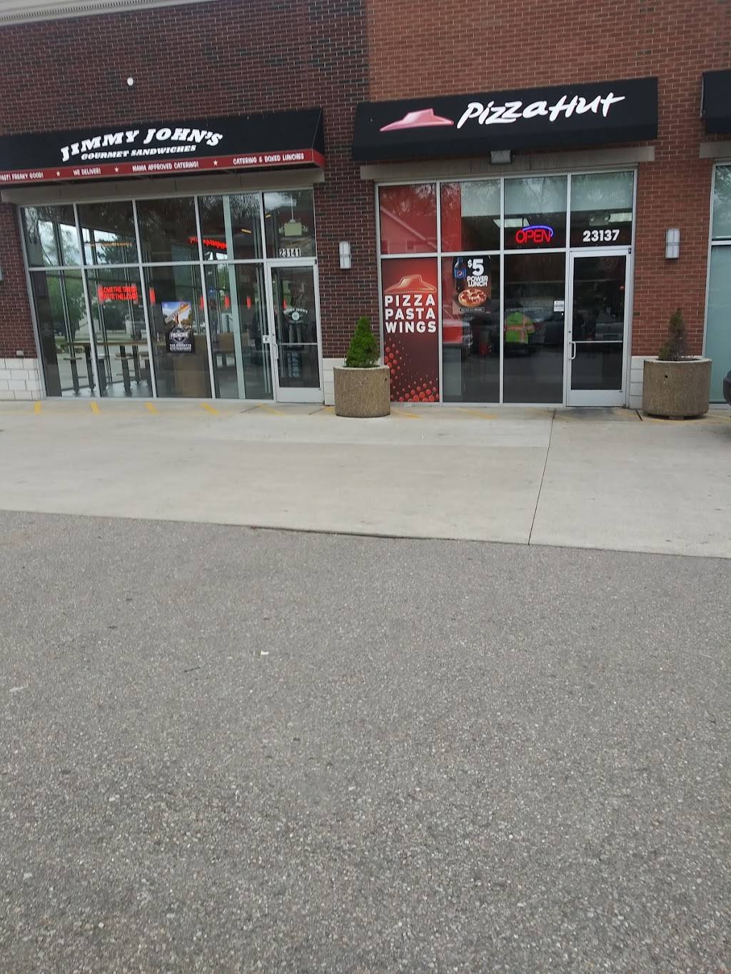 Pizza Hut | meal takeaway | 23137 Woodward Ave, Ferndale, MI 48220, USA | 2485484906 OR +1 248-548-4906