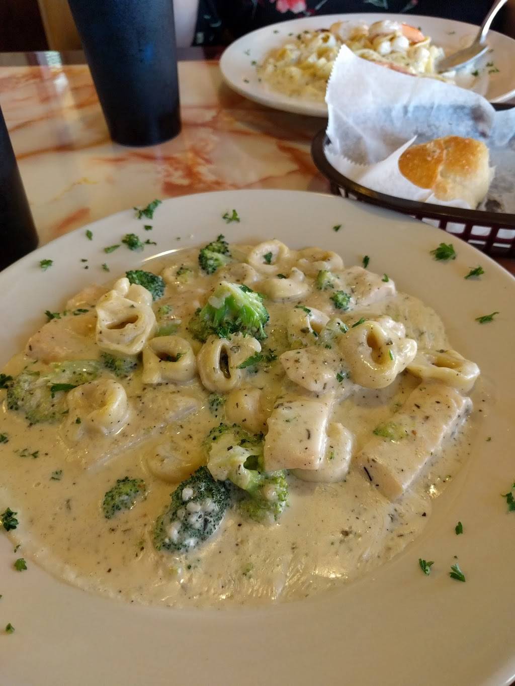 Napolis Italian Restaurant | restaurant | 28 E Broadway St, Sand Springs, OK 74063, USA | 9182451063 OR +1 918-245-1063