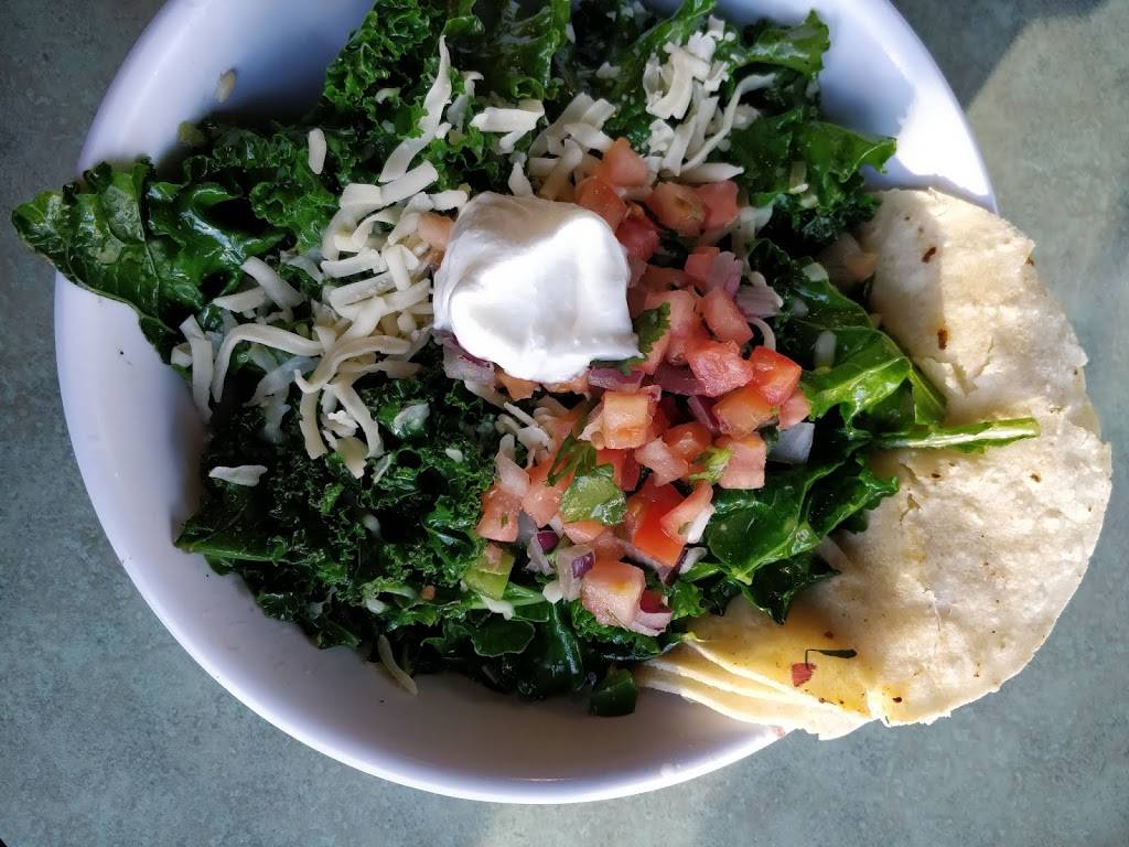 Flying Saucer | restaurant | 1123 N California Ave, Chicago, IL 60622, USA | 7733429076 OR +1 773-342-9076