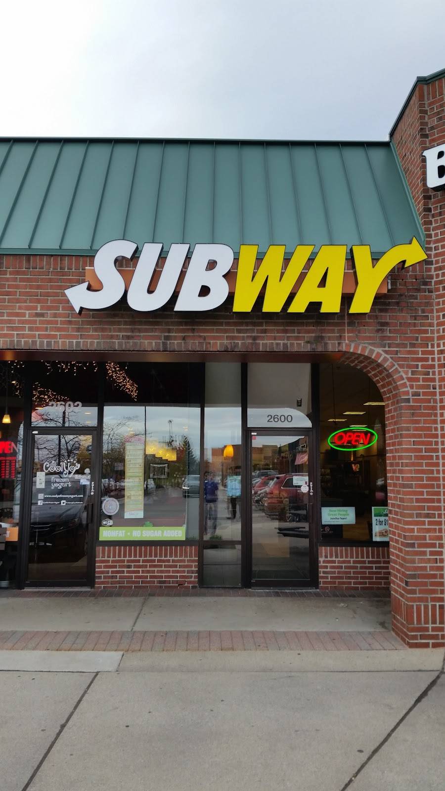 Subway | restaurant | 2600 Squirrel Road, Auburn Hills, MI 48326, USA | 2483644484 OR +1 248-364-4484