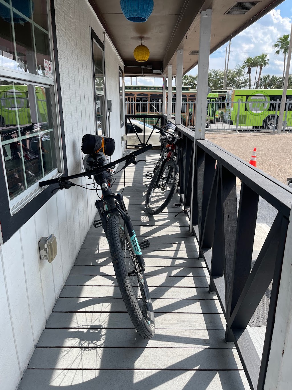 La Kalaka Mcallen | restaurant | 110 N 16th St, McAllen, TX 78501, USA | 9563005152 OR +1 956-300-5152