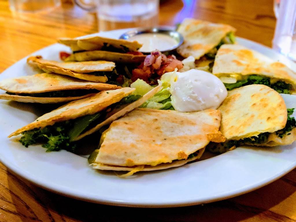 Chilis Grill & Bar | meal takeaway | 425 Washington Blvd, Jersey City, NJ 07310, USA | 2012391064 OR +1 201-239-1064