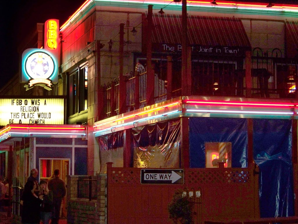 Sticky Lips BBQ City Music Hall | restaurant | 625 Culver Rd, Rochester, NY 14609, USA | 5852881910 OR +1 585-288-1910