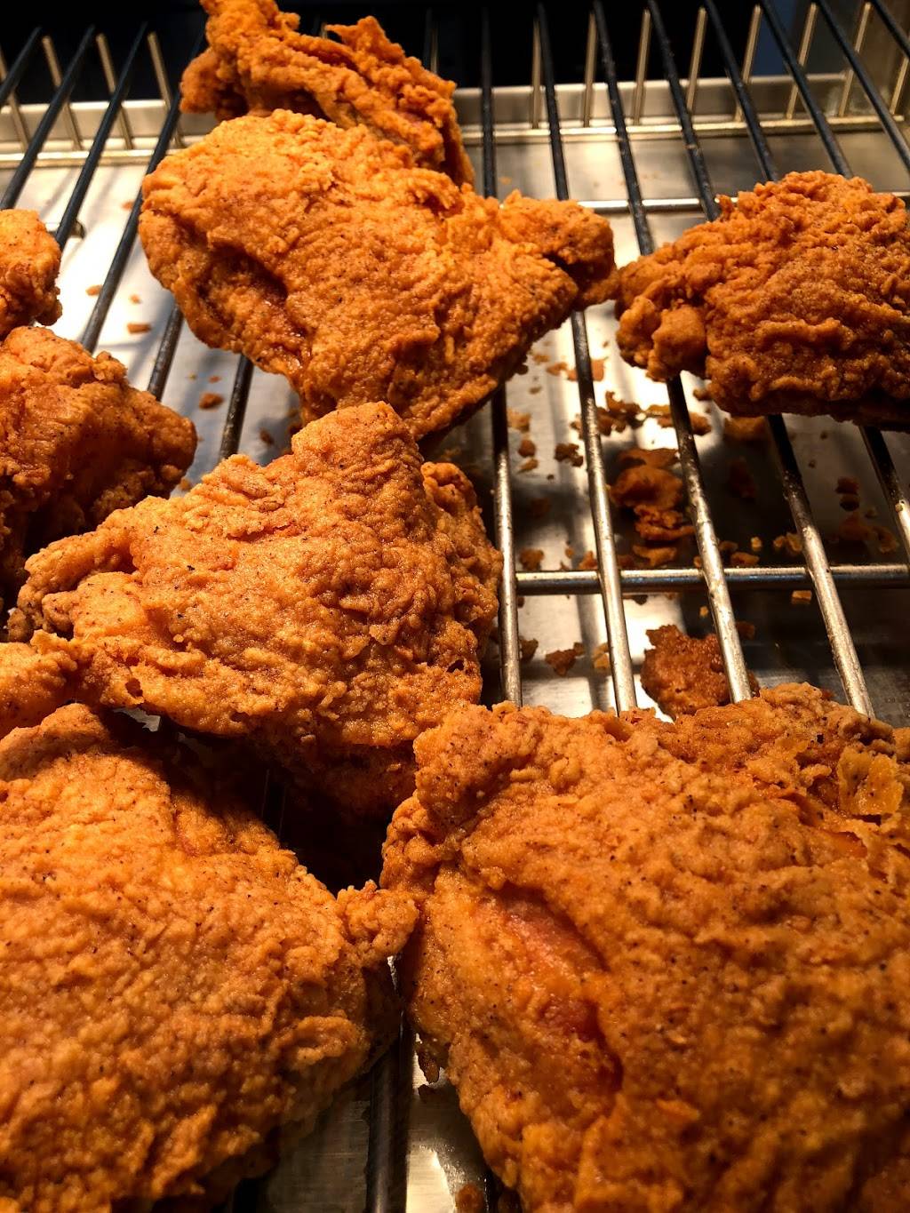 Krispy Krunchy Chicken | restaurant | 2700 University Ave SE, Minneapolis, MN 55414, USA | 6124188236 OR +1 612-418-8236