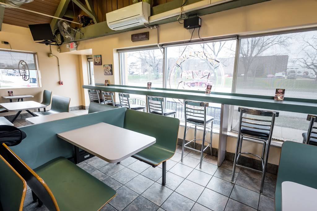 Nicks Pizza & Beef | restaurant | 815 Mannheim Rd, Bellwood, IL 60104, USA | 7084932200 OR +1 708-493-2200