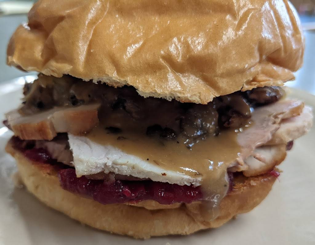 Hannas Diner | restaurant | 83 Henniker St, Hillsboro, NH 03244, USA | 6034643575 OR +1 603-464-3575