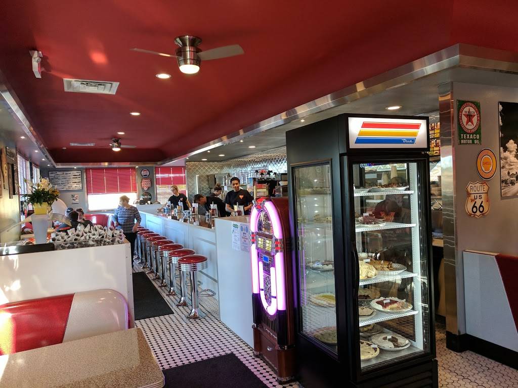 Guss Diner | restaurant | 110 Keenan Court, Verona, WI 53593, USA | 6084970230 OR +1 608-497-0230