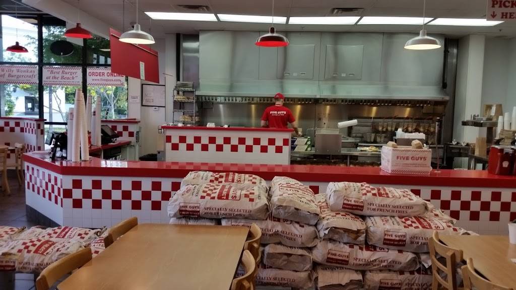 Five Guys | meal takeaway | 16230 Summerlin Rd, Fort Myers, FL 33908, USA | 2392672813 OR +1 239-267-2813