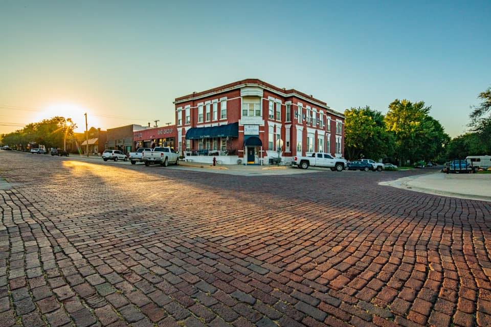 Oak Roots | restaurant | 501 Ohio Ave, Holton, KS 66436, USA | 7853643151 OR +1 785-364-3151