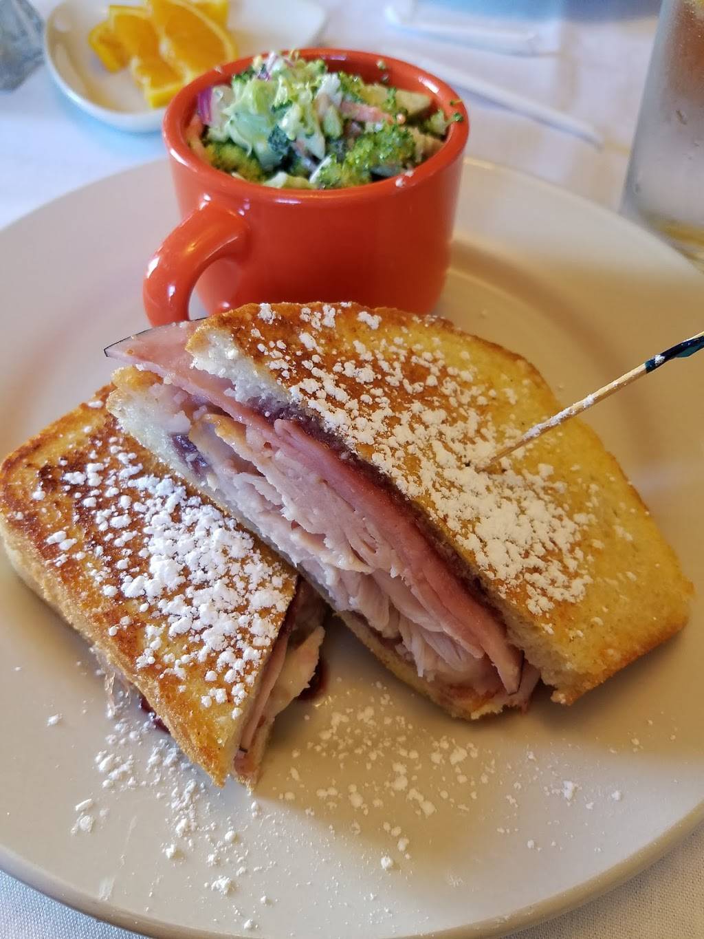 The Bleu Porch Kitchen & Market | restaurant | 302 N Main St, Greer, SC 29650, USA | 8644790433 OR +1 864-479-0433