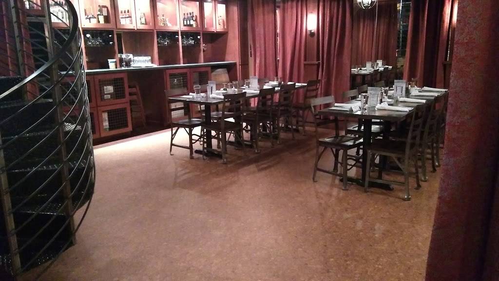 Revolve Food & Wine | restaurant | 10024 Main St, Bothell, WA 98011, USA | 4252876420 OR +1 425-287-6420