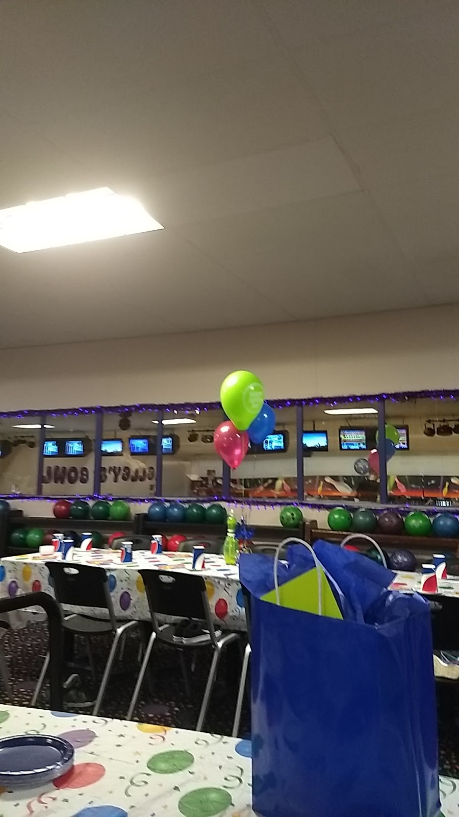 Strikers Bowl | meal takeaway | 2705 Cleveland Ave, St Joseph, MI 49085, USA | 2699833034 OR +1 269-983-3034