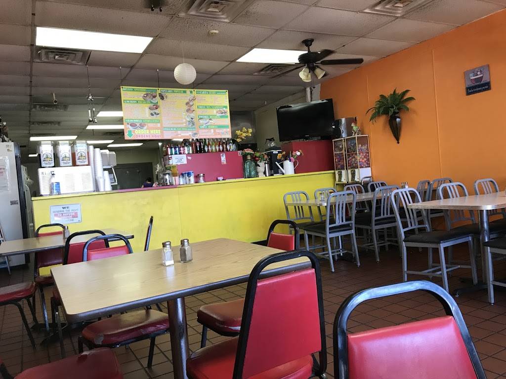 Tres Arbolitos | restaurant | 3212 Falls Dr, Dallas, TX 75211, USA | 2144672399 OR +1 214-467-2399