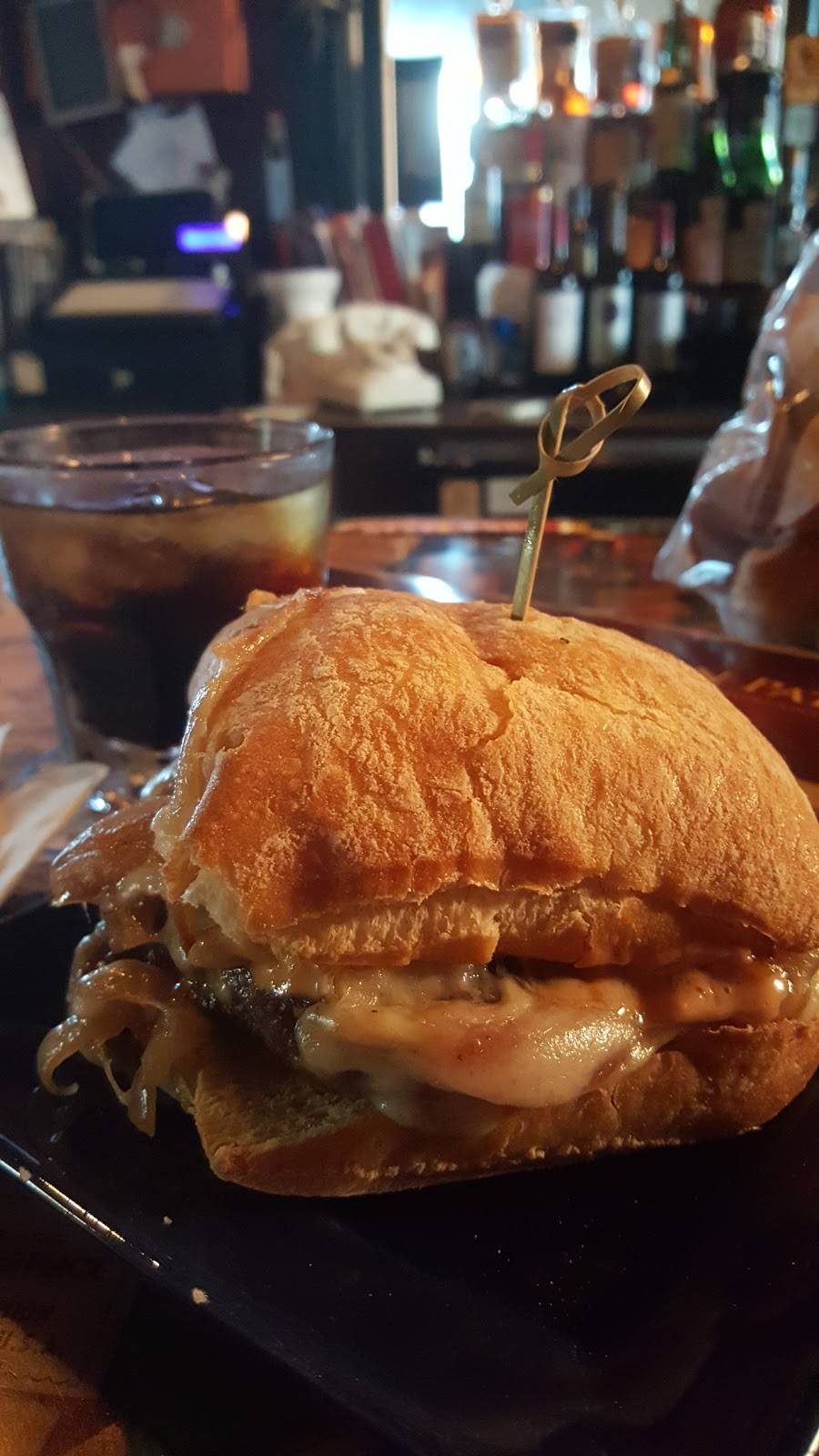 The Blu Grouse | restaurant | 9839 17th Ave SW, Seattle, WA 98106, USA | 2063974302 OR +1 206-397-4302