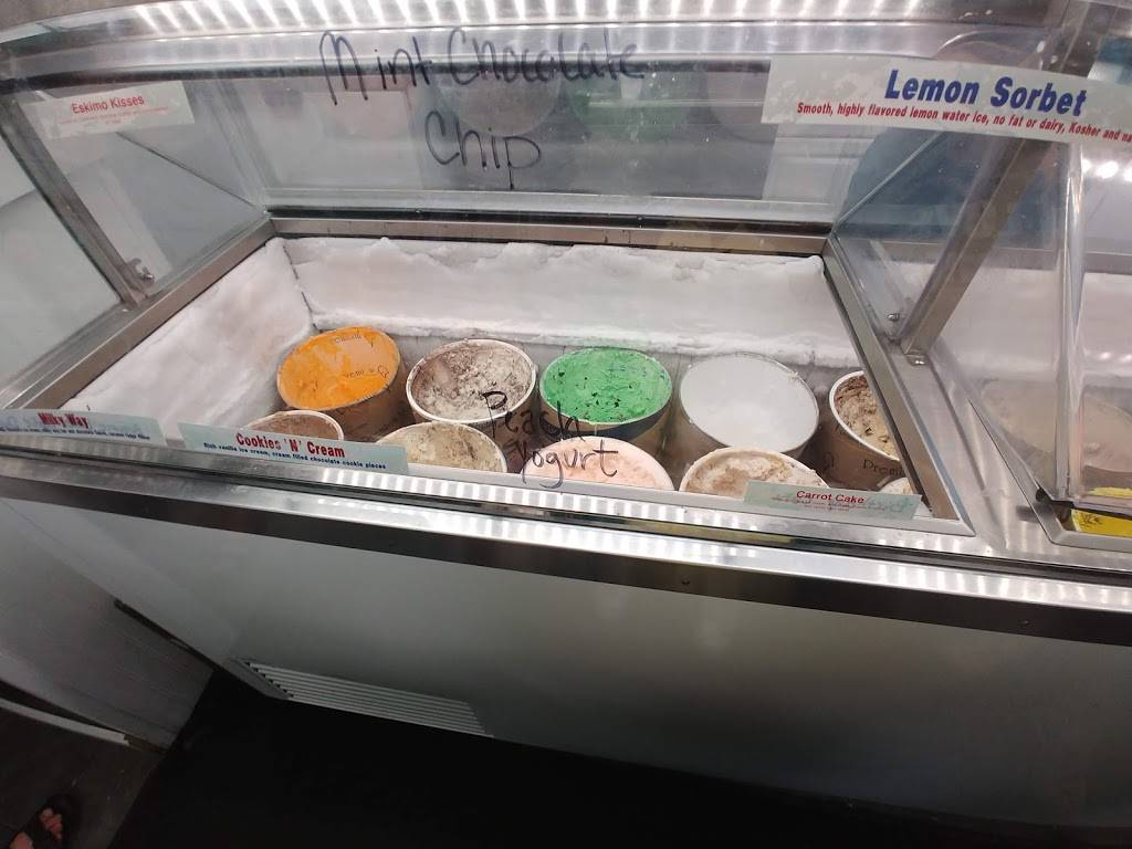 Cadillac Ice Cream Company | restaurant | 101-199 Leisure St, Cadillac, MI 49601, USA | 2317757151 OR +1 231-775-7151