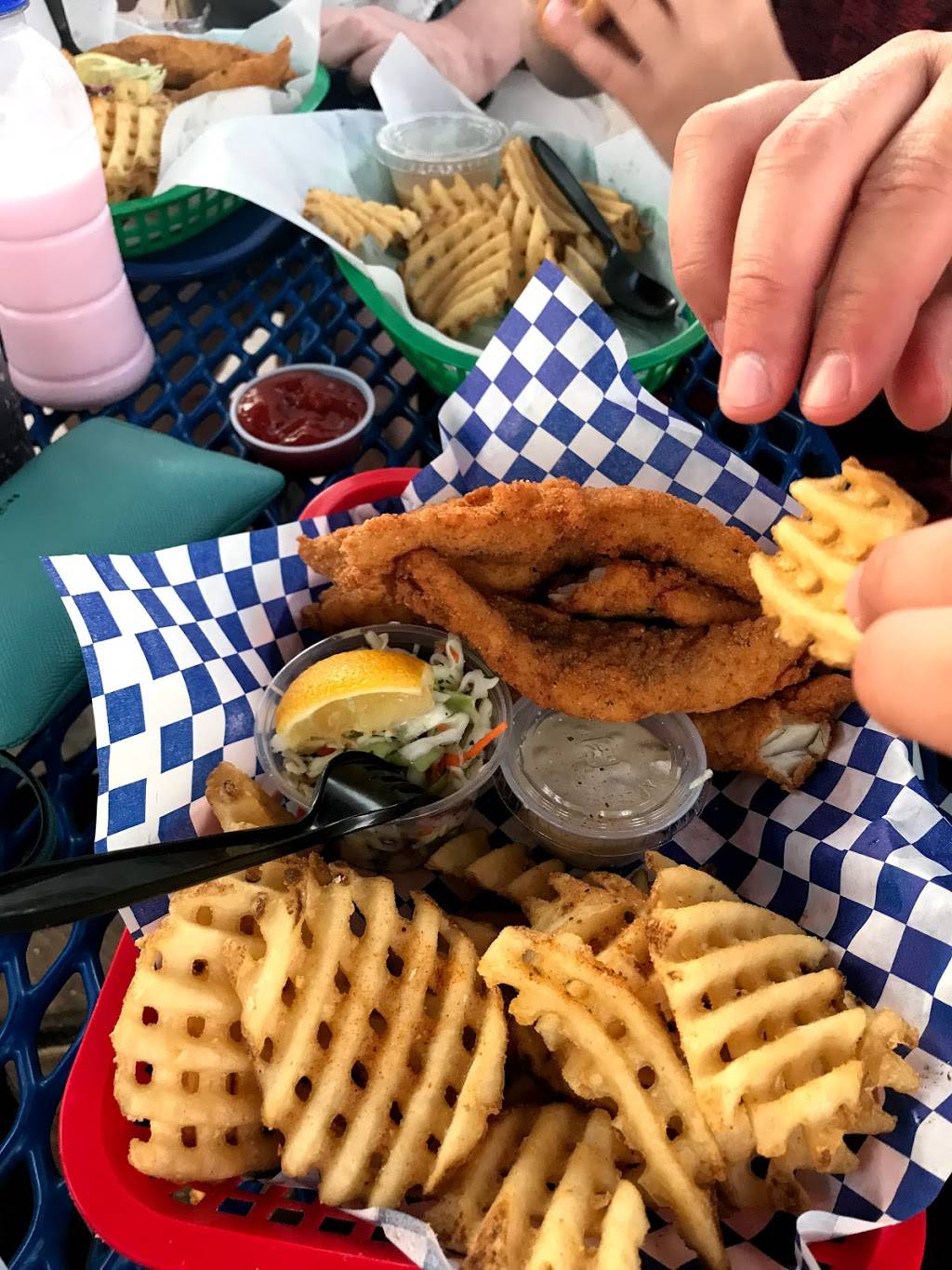 Tin Fish | restaurant | 302 The Strand N, Oceanside, CA 92054, USA | 7609660007 OR +1 760-966-0007