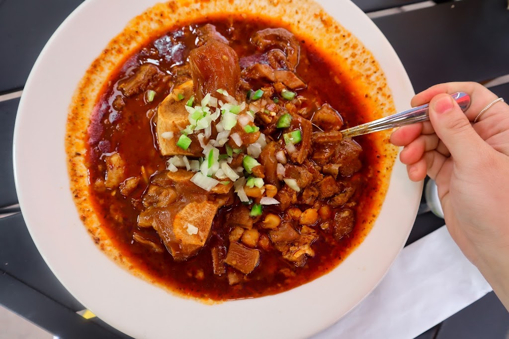 Hals Restaurant Bar | restaurant | 6510 Arena Blvd, Laredo, TX 78041, USA | 9565689669 OR +1 956-568-9669