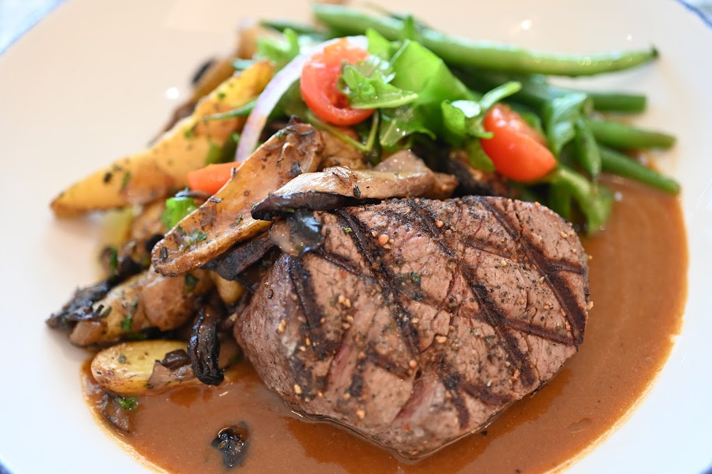 Sailfish Sands Restaurant and Bar | restaurant | 1998 SE St Lucie Blvd, Stuart, FL 34996, USA | 7724643337 OR +1 772-464-3337