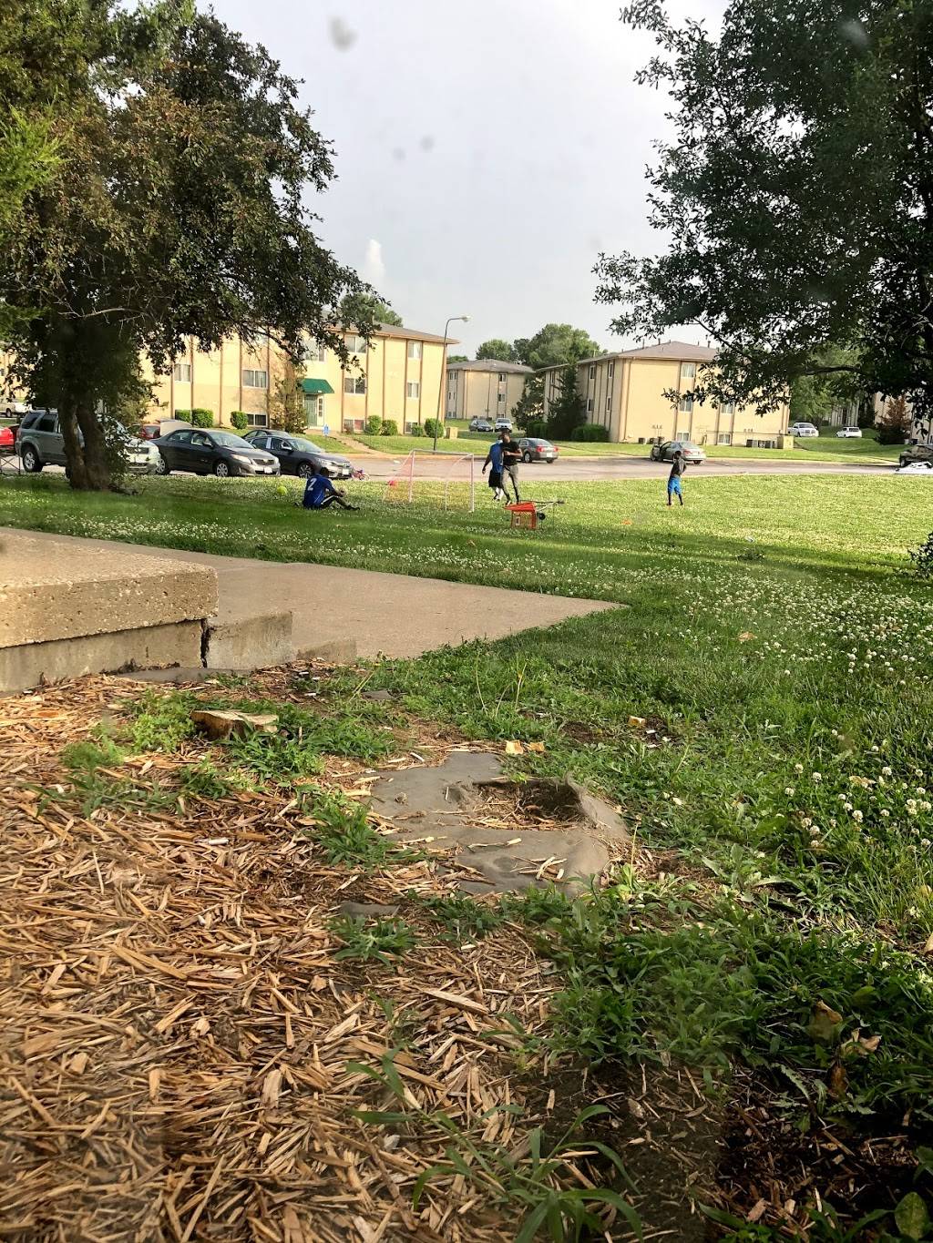 Pizza Hut | meal takeaway | 1617 S Belt Hwy, St Joseph, MO 64507, USA | 8162324040 OR +1 816-232-4040