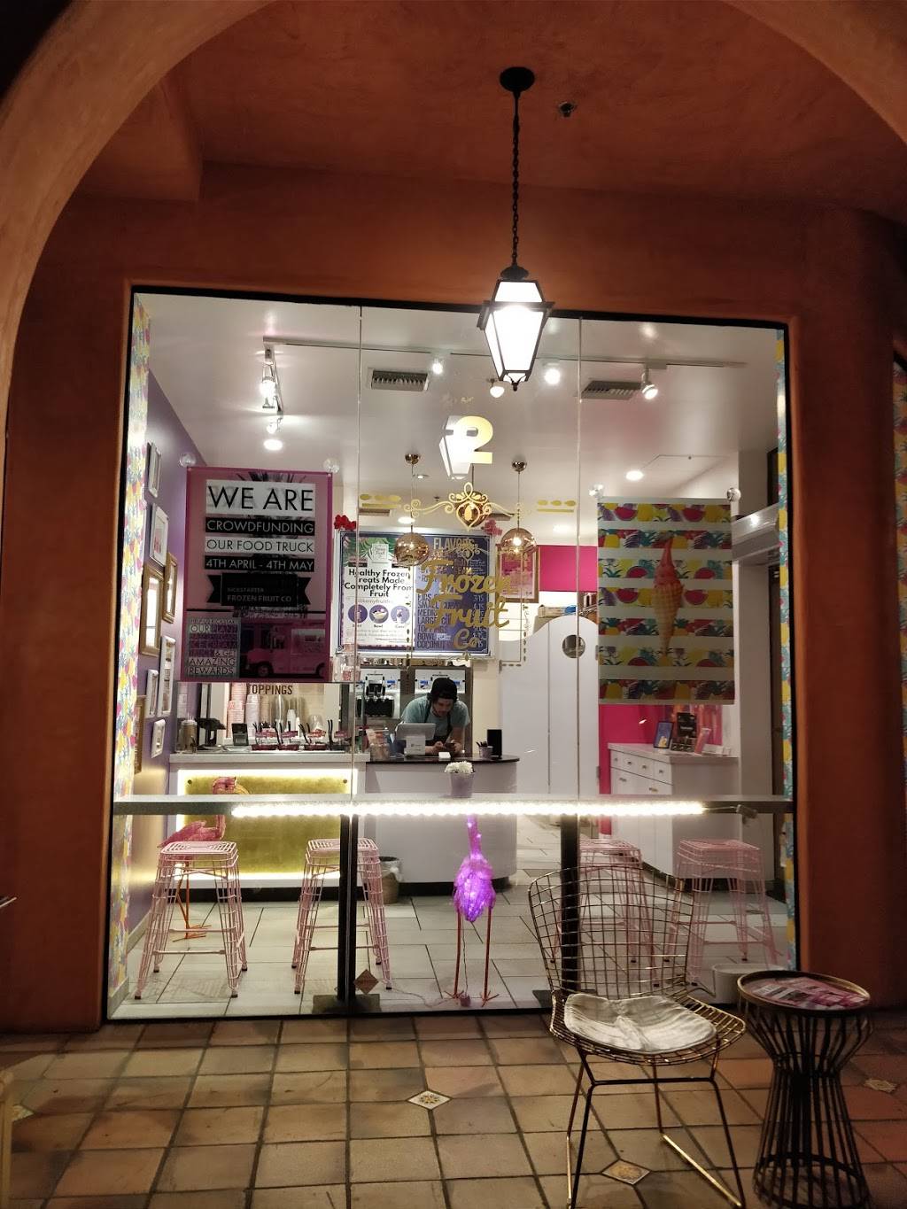 Frozen Fruit Co | restaurant | 729 Montana Ave #2, Santa Monica, CA 90403, USA | 4247448860 OR +1 424-744-8860